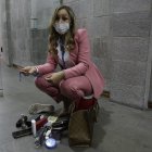 Shirabel Loor tiene un ‘clóset ambulante’ en su bolso. Lleva hasta palillos chinos.