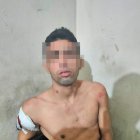 El sospechoso luego de ser arrestado por la Policía.