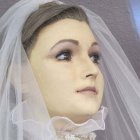 La Pascualita se exhibe en un local de ropa, en México.