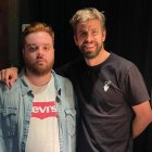 El streamer Ibai, junto a Gerard Piqué el día del lanzamiento del Mundial de Globos