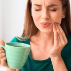 El clavo de olor reduce el dolor de los dientes.