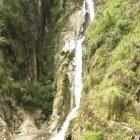 La caída del agua se convirtió en un lugar preferido para el turismo local.