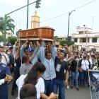 La quinceañera fue sepultada en medio del dolor de sus deudos.