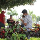 Familiares de Carlos Maldonado, una de las víctimas de la matanza, llegaron a la morgue