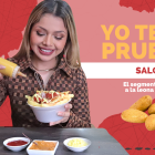 En la Sierra además de los aderezos comunes, le añaden una salsa de cebolla.