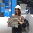 La 'influencer' conoció en las instalaciones cómo se desarrolla la producción de las páginas premiadas del Despega y Gana de EXTRA.