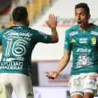 El jugador ecuatoriano Ángel Mena (d), al parecer no continuaría en el León de México.
