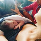 Esta es una de las gráficas que subió el artista para anunciar el nacimiento.