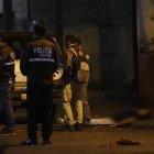 El fallecido no registra antecedentes penales. Al momento del ataque estaba con tres personas más, quienes resultaron heridas.