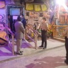 A las 03:00, la Policía informaba a los bares y discos que debían cerrar.