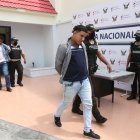 Los detenidos tenían un arma de fuego y una mochila con los objetos sustraídos