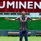 Mario Pineida con la camiseta del Fluminense.