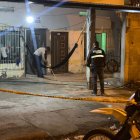 La Policía acordonó el sitio del crimen para iniciar las investigaciones.