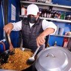 Los comensales llegan de todos lados a disfrutar sus delicias.