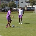 Pedro Pablo Perlaza (d) es uno de los cuatro refuerzos que sumaron los rayados. El DT Renato Paiva tiene confianza en recuperarlo.