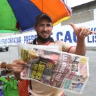 De principio a fin, Jimmy lee nuestro Diario, el cual consume desde su adolescencia.