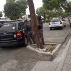 Elementos policiales detonaron un explosivo que supuestamente estaba plantado en contra de un avícola del sector.