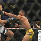 Michael Morales (d) venció a Trevin Giles en el primer round, de su debut en la UFC.