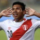 Édison ‘Orejas’  Flores destaca como volante izquierdo en el equipo del técnico Ricardo Gareca.