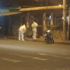 Agentes policiales llegaron al sector para recabar los indicios balísticos.