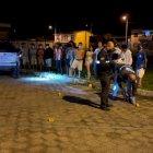 La Policía hace el trabajo de recoger indicios, luego del asesinato del hombre