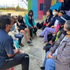 En el círculo de palabra las personas expresan sus pensamientos y sentimientos.