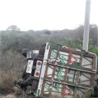 Así quedó el camión en el que viajaban los dos hombres.