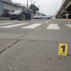 Una persona fue baleada dentro de su vehículo. Ocurrió en el KM 7,5 de la vía Daule.