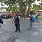 La escena fue cercada por los agentes para levantar los indicios.