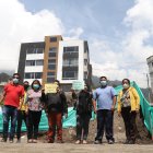 Vecinos de la calle Núñez de Bonilla piden resguardo hasta reconstruir los muros.