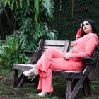 Actriz de teatro y televisión con más de 20 años de trayectoria artística.