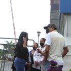 Familiares de los dos fallecidos llegaron a la morgue en busca de una explicación.