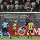 Javier Burrai en una de las tantas tapadas de la noche.