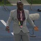 Castillo es un tipo que le gusta vestirse sobrio, pero también no se hace problema de colocarse una camiseta sencilla.