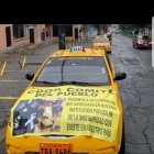 Sus compañeros lo despidieron con pancartas y pitando por las calles de la capital.