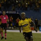 Gabriel Cortez hizo dos goles ante 9 de Octubre.