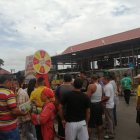 Ana Manzaba también ganó, ella estaba ‘pilas’ con los lectores, pa’ vender sus ejemplares.