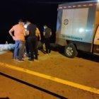 Personal de Criminalistica haciendo su trabajo luego de la balacera que dejó a un hombre muerto.