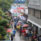 Miles de hinchas en busca de las entradas. Una cosa de locos.