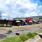 Los agentes inspeccionaban el sitio en búsqueda de indicios.