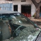 En el sector del ataque, dos vehículos  y tres casas sufrieron daños por los disparos.