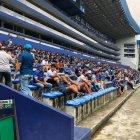 Gran parte de la hinchada ingresó gratis hoy.