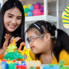 Esta fecha busca resaltar la importancia de reconocer las capacidades de las personas con esta condición.