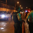 Al sitio llegaron unidades policiales para indagar este hecho violento.