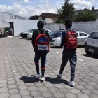 Dentro de los planteles educativos hay reglamentos que los padres de familia deben hacer notar a los hijos que deben cumplir.