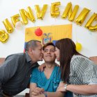 Los padres de Diego  lo recibieron con una celebración en casa.