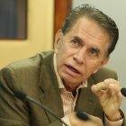 Alfonso Espinoza de los Monteros sigue causando sensación en Instagram con sus publicaciones