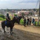 Alrededor de 500 policías acudieron al lugar para realizar la intervención.