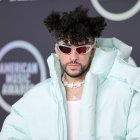 ¡Bad Bunny se puso a meditar en pleno concierto!