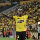 El Loco Cortez fue la figura del líder, Barcelona, y es el nuevo goleador de la LigaPro con siete anotaciones.